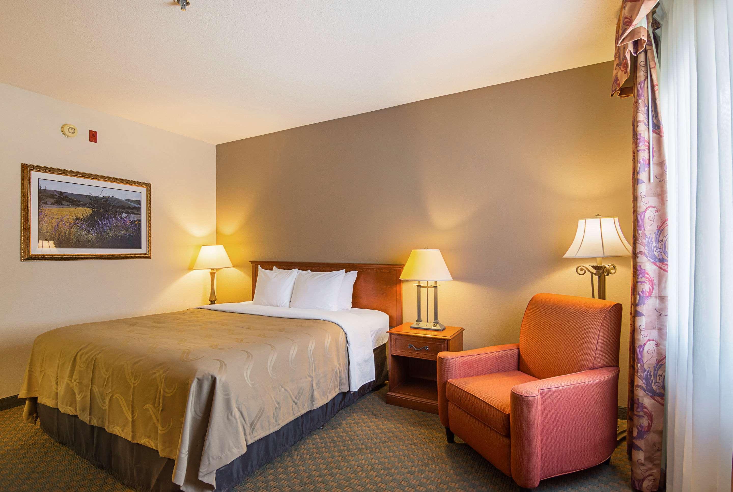 Quality Inn Fresno Yosemite Airport Екстериор снимка