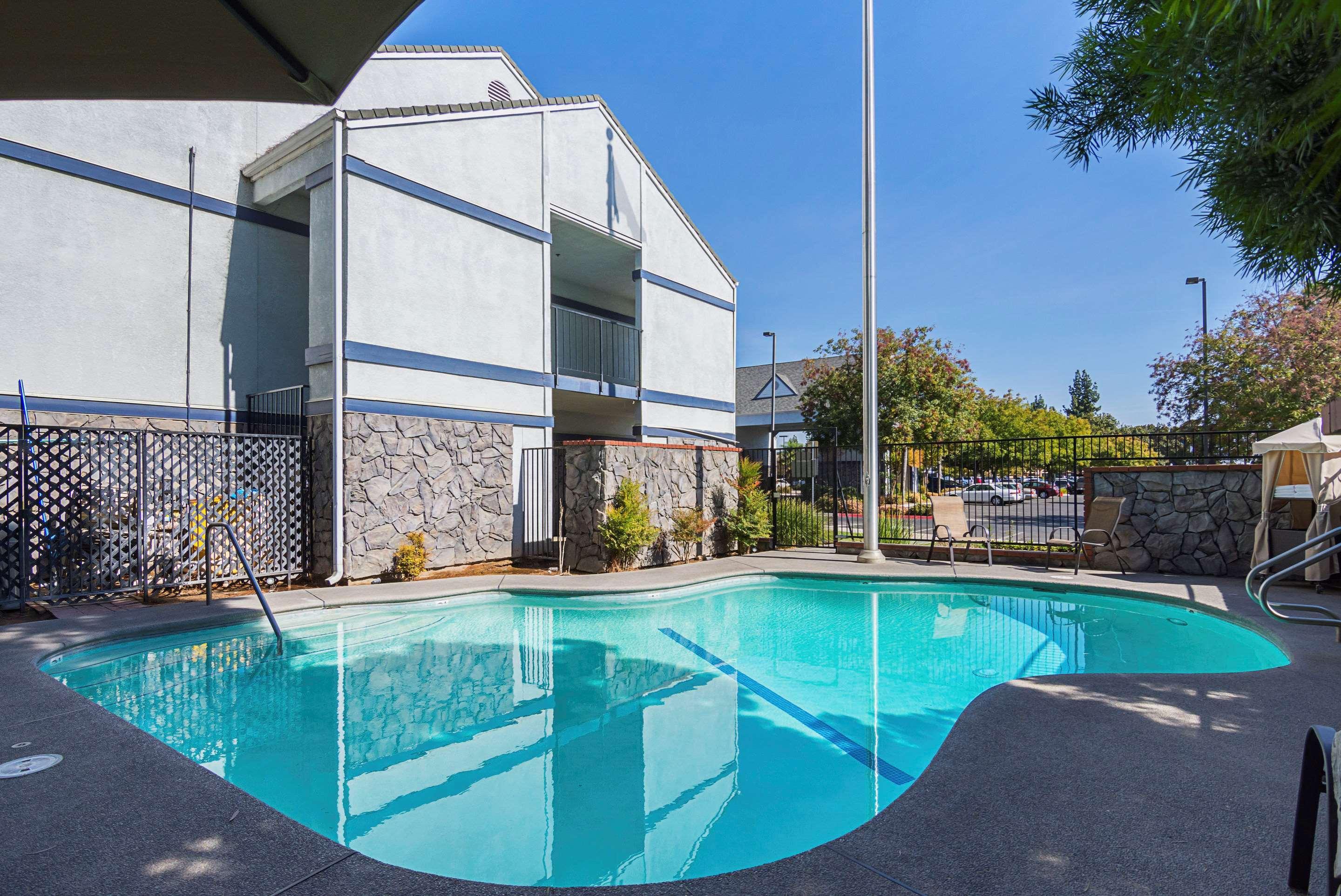 Quality Inn Fresno Yosemite Airport Екстериор снимка