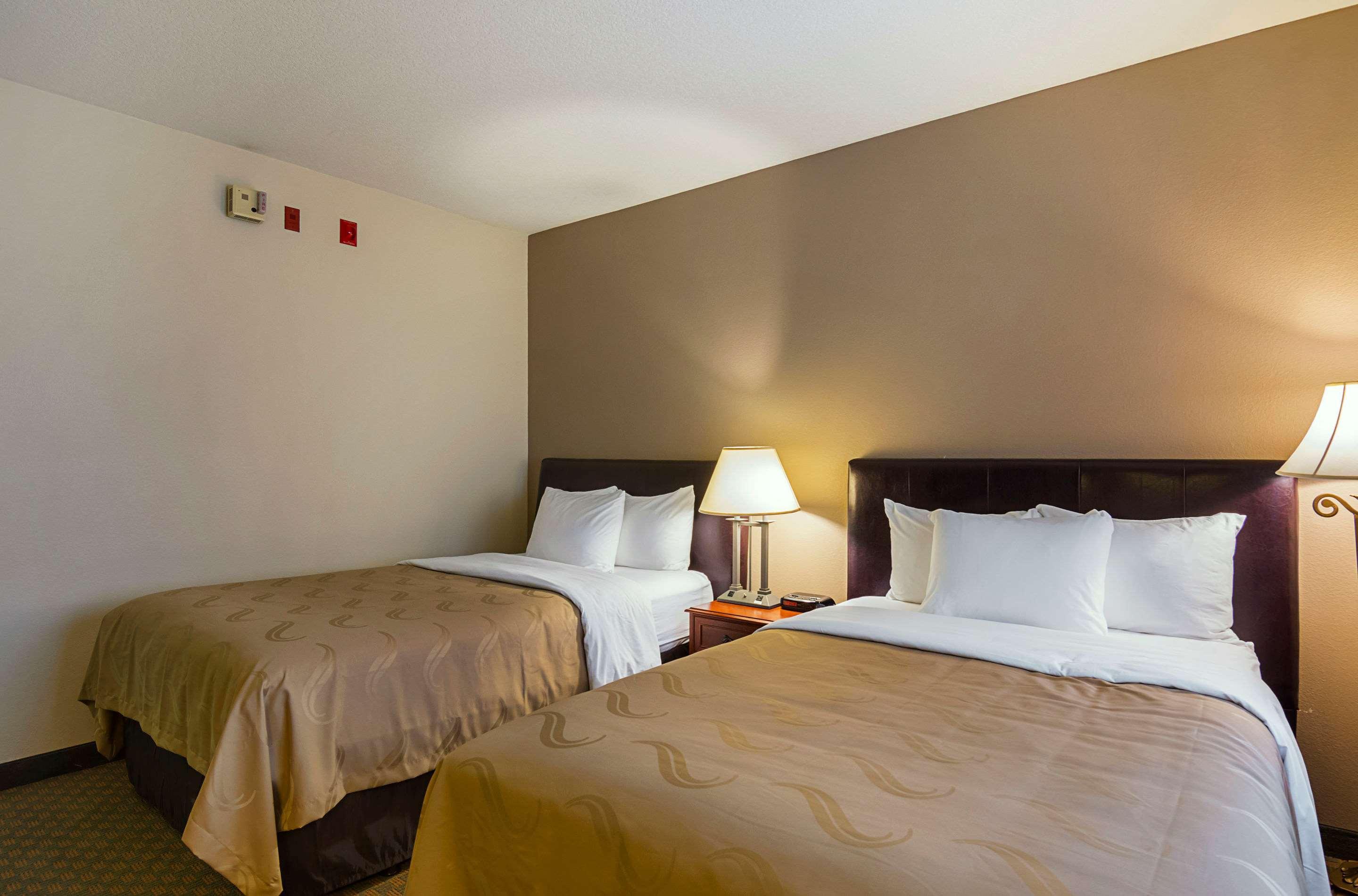 Quality Inn Fresno Yosemite Airport Екстериор снимка