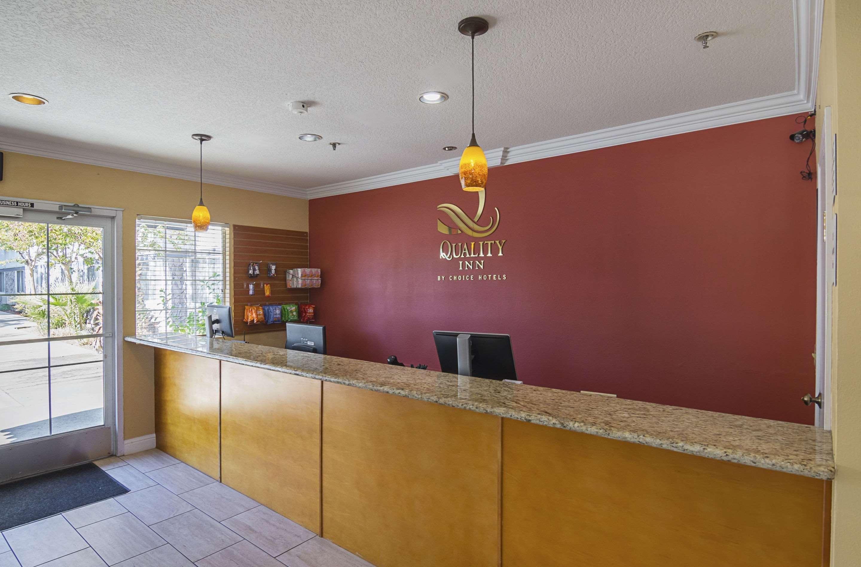 Quality Inn Fresno Yosemite Airport Екстериор снимка