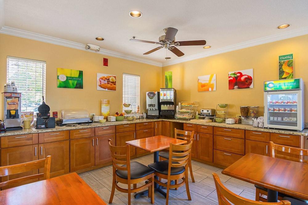 Quality Inn Fresno Yosemite Airport Екстериор снимка