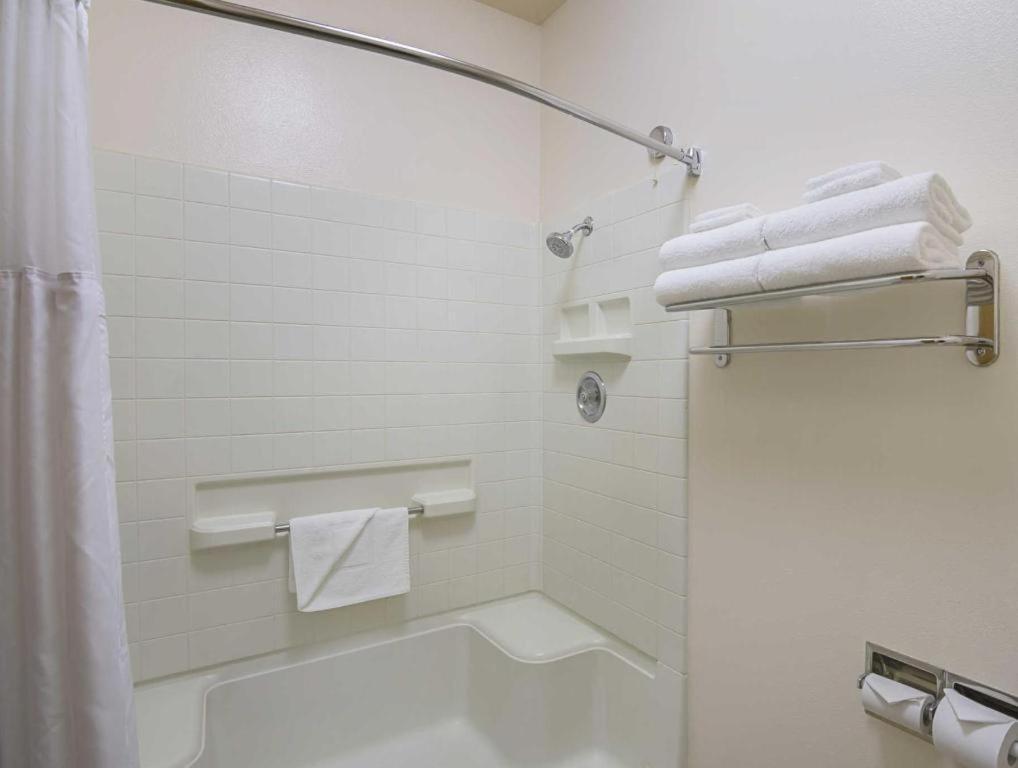 Quality Inn Fresno Yosemite Airport Екстериор снимка