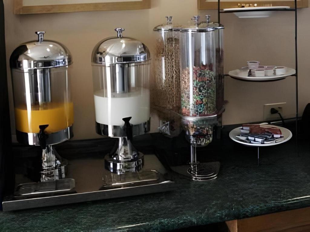 Quality Inn Fresno Yosemite Airport Екстериор снимка