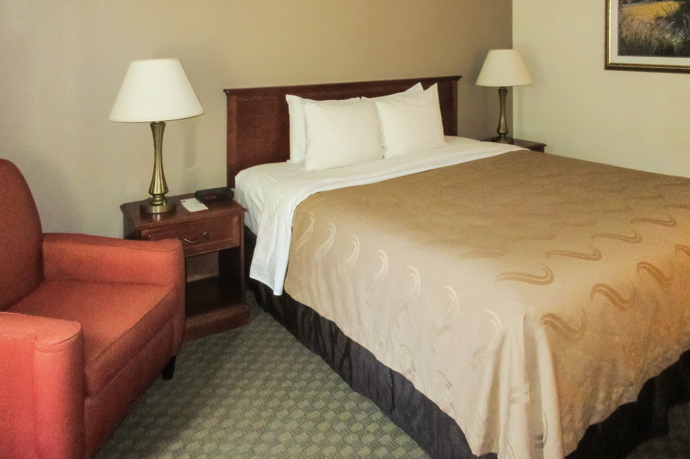 Quality Inn Fresno Yosemite Airport Екстериор снимка