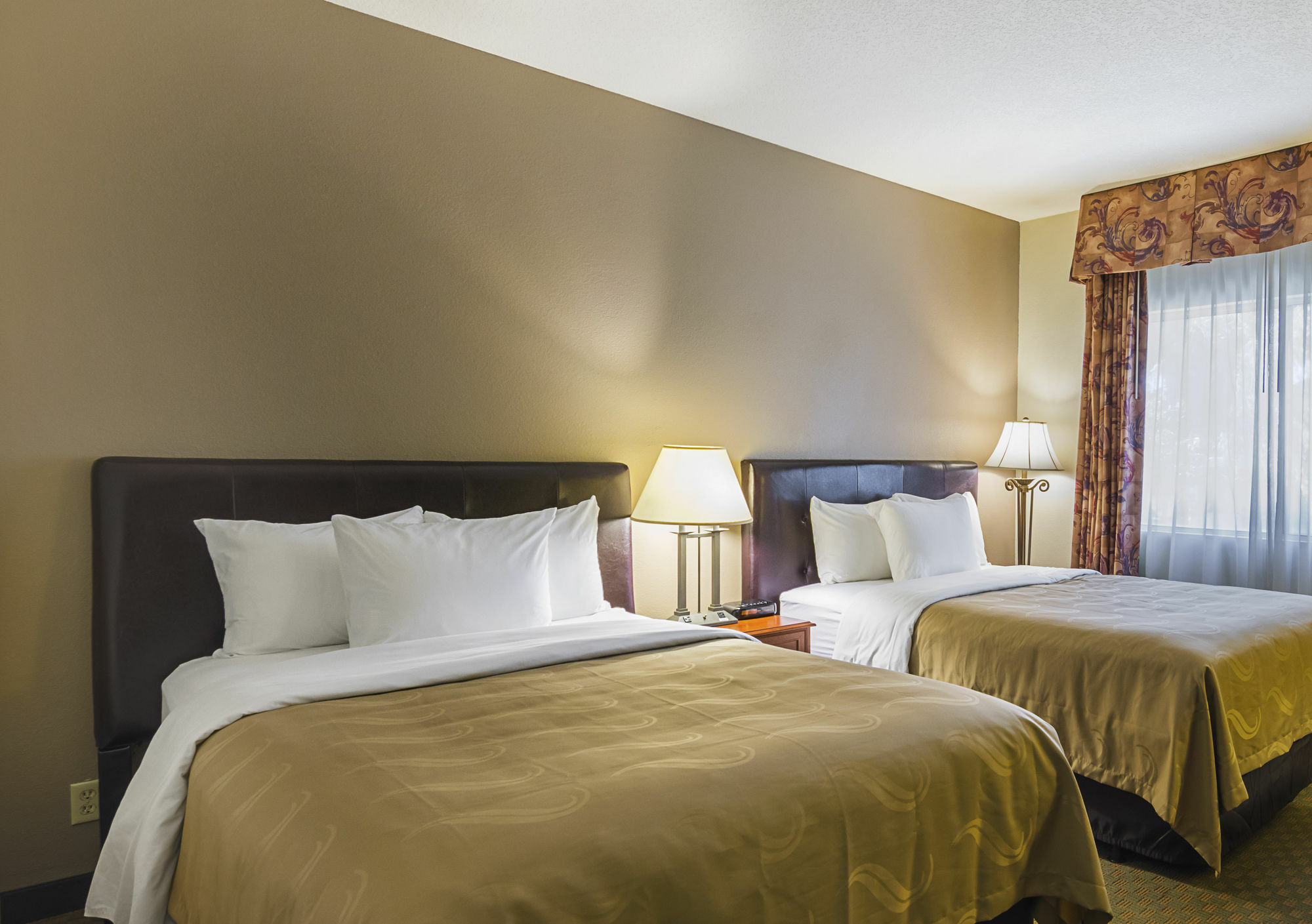 Quality Inn Fresno Yosemite Airport Екстериор снимка